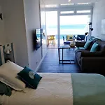 Luxury Suite Over The Beach